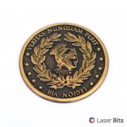  Moneda comemorativa text Veritas nunquam perit